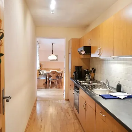 Dehnert Apartman *